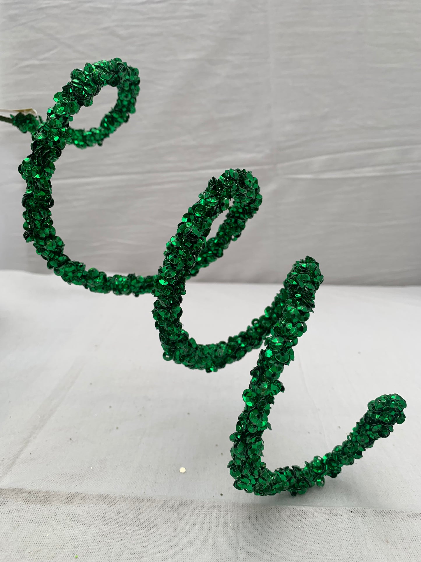 Sequin Wire Spiral Pick, Green