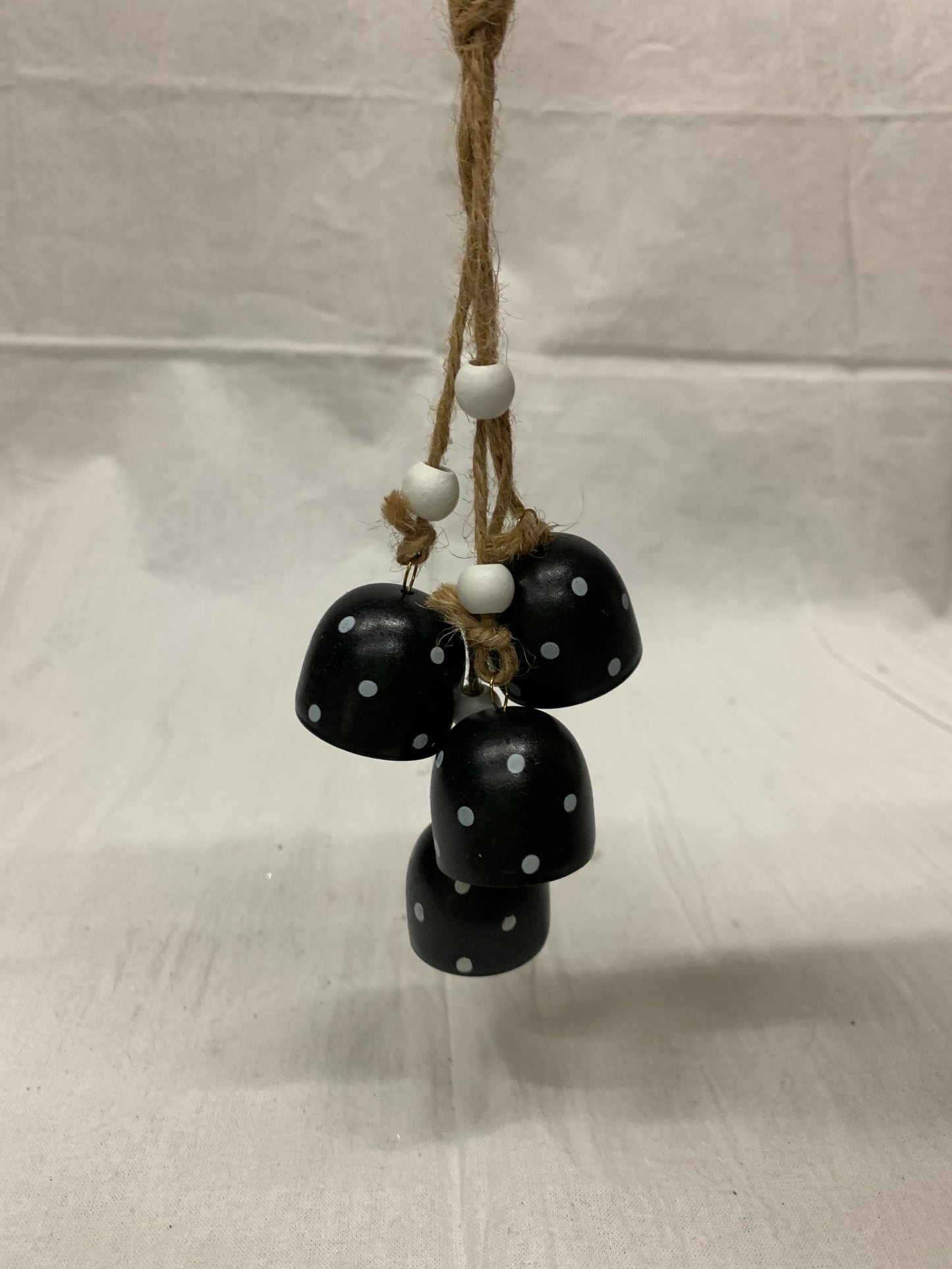 Bell Cluster Orn Blk/Wht Dots