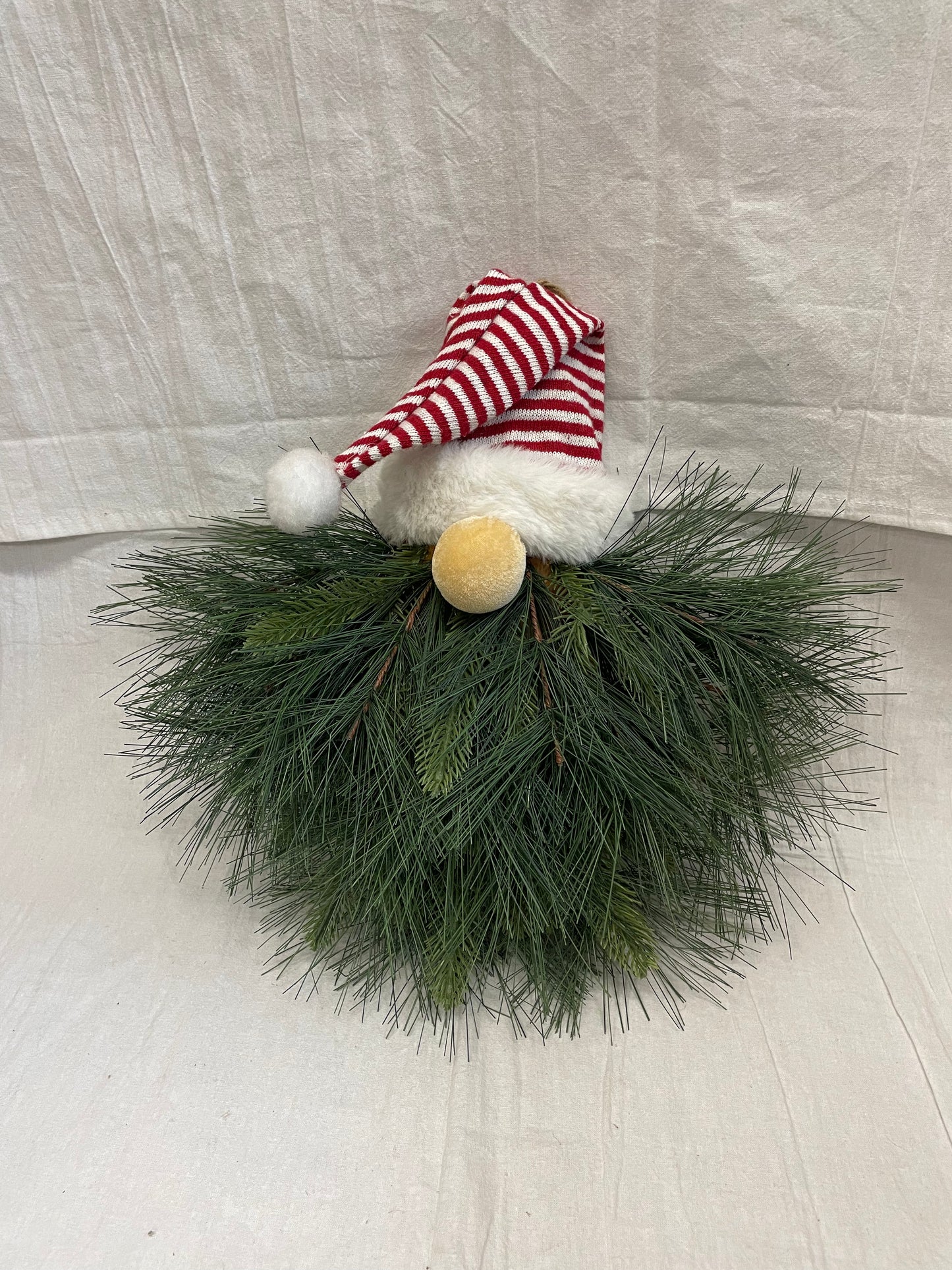 Pine Beard Gnome, Rd/Wht Hat